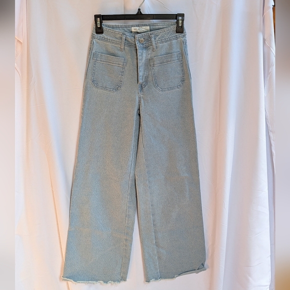 Chic Wide Leg Light Blue Jeans - Picture 2 of 8
